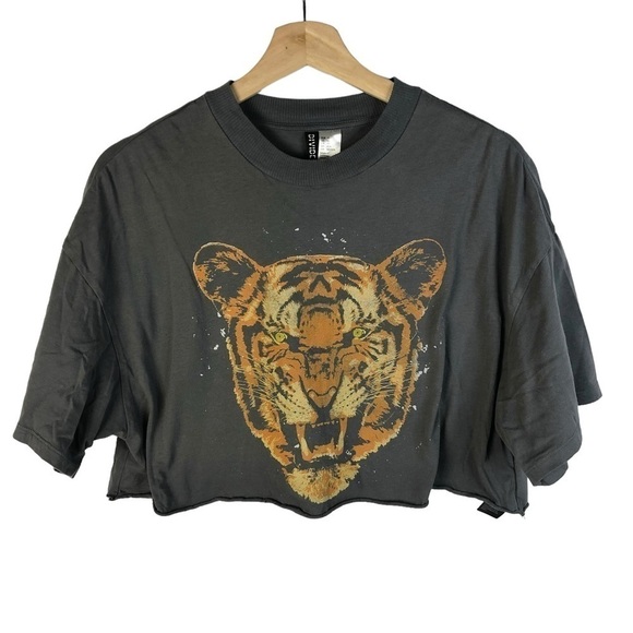 H&M Divided Dark Gray Tiger Boxy Cropped T-Shirt XS - Picture 1 of 4